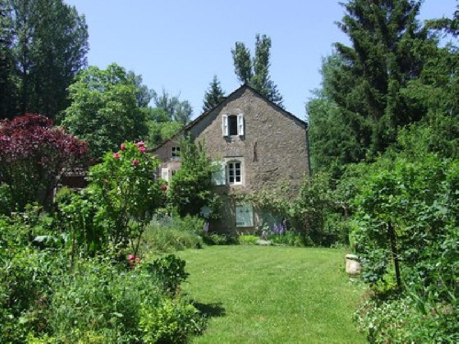 Gite equestre cheval Saint Laurent du Levezou dans l'Aveyron 