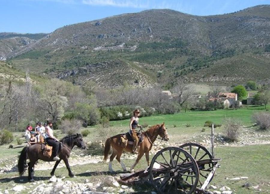 Randonne questre Alpes de Haute-Provence PNR du Verdon photo 2