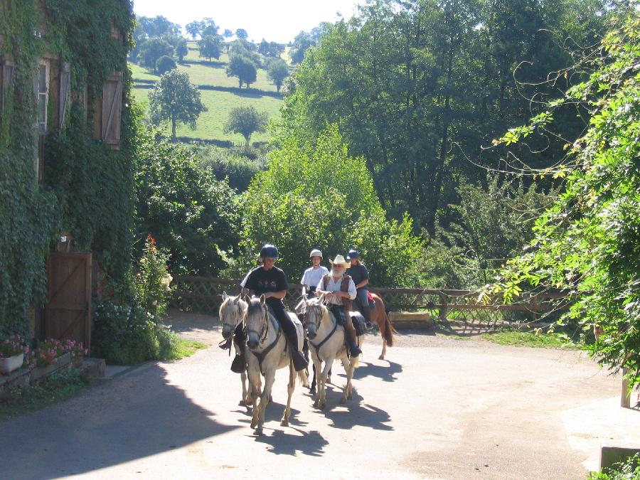 gite equestre Paray-le-Monial Sane-et-Loire Le Moulin de Vaux
