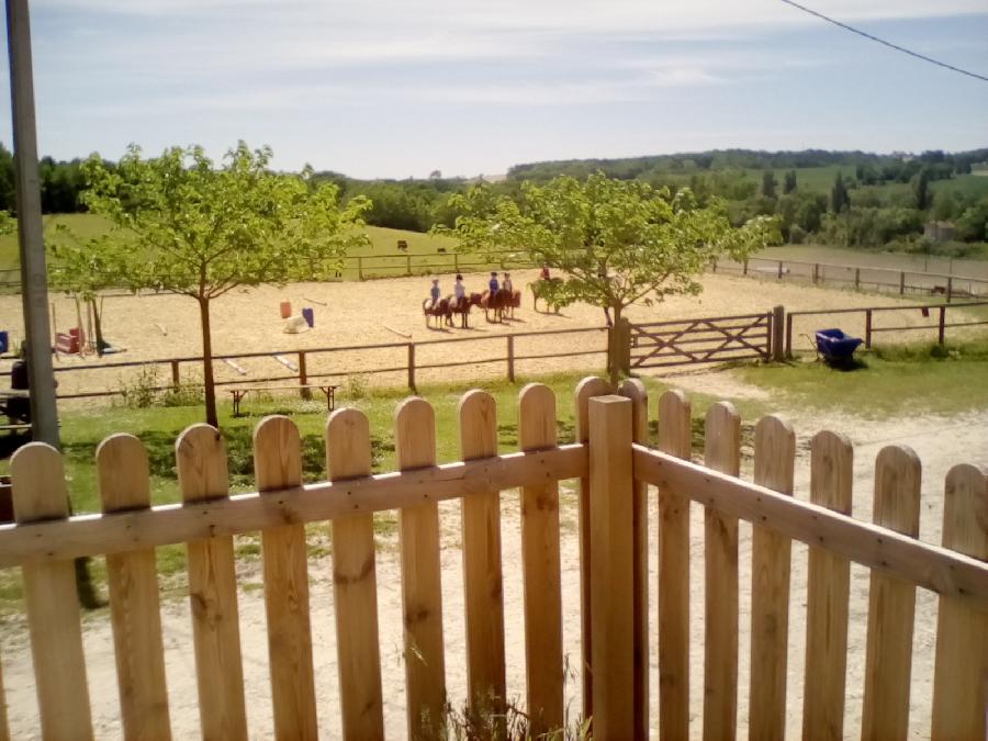 Gite equestre cheval Bors de Montmoreau en Charente  photo 2