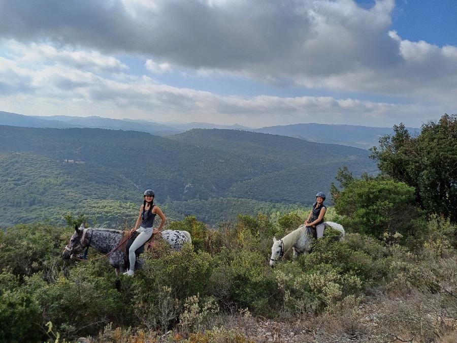 Balade  cheval Aude Corbires photo 4