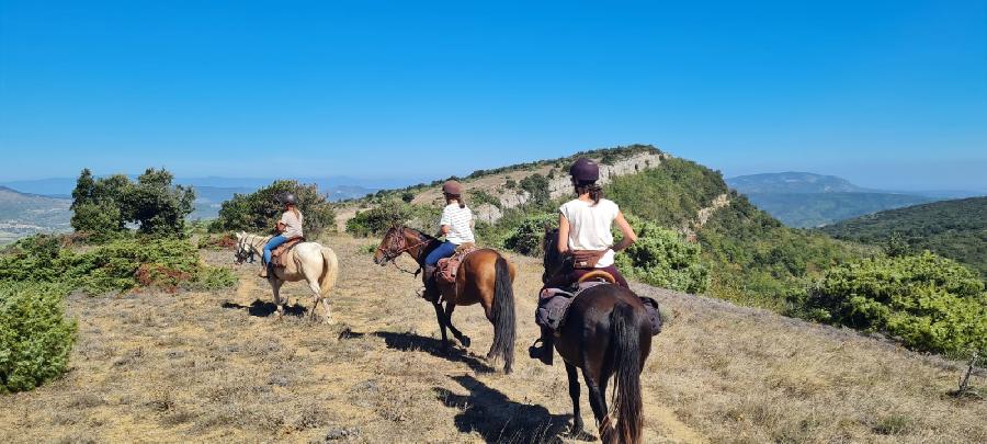 Balade  cheval Aude Corbires photo 5