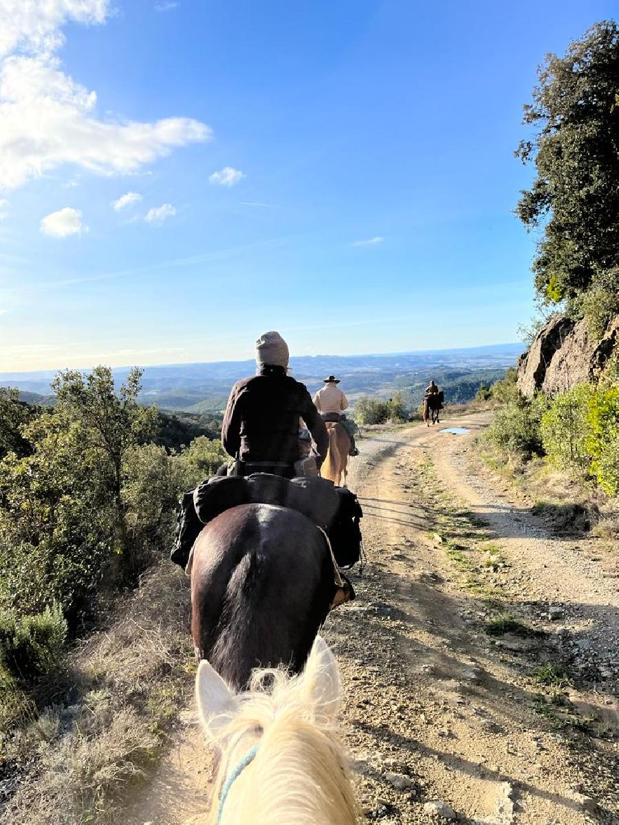 Balade  cheval Aude Corbires photo 2