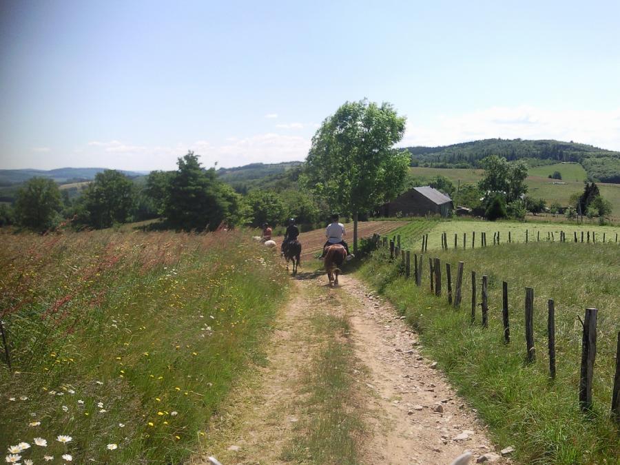 randonnee equestre quercy