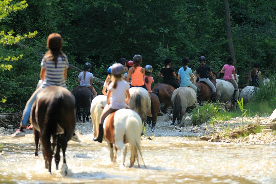 randonnee cheval drome ardeche