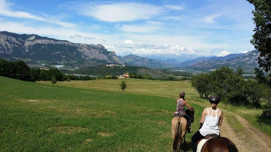 Randonne questre Hautes-Alpes Pays du Buch photo 4