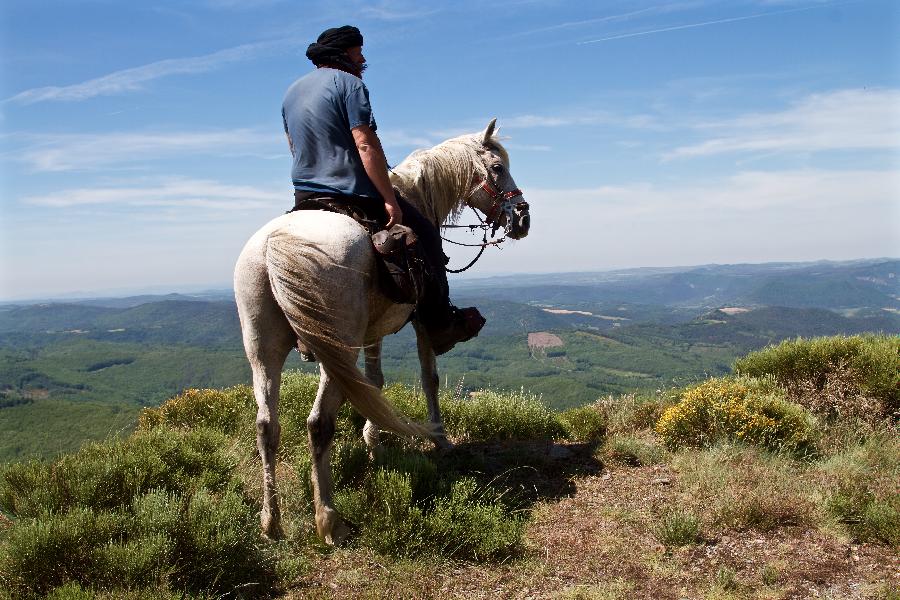 Randonne questre Lozre Parc National des Cvennes photo 4