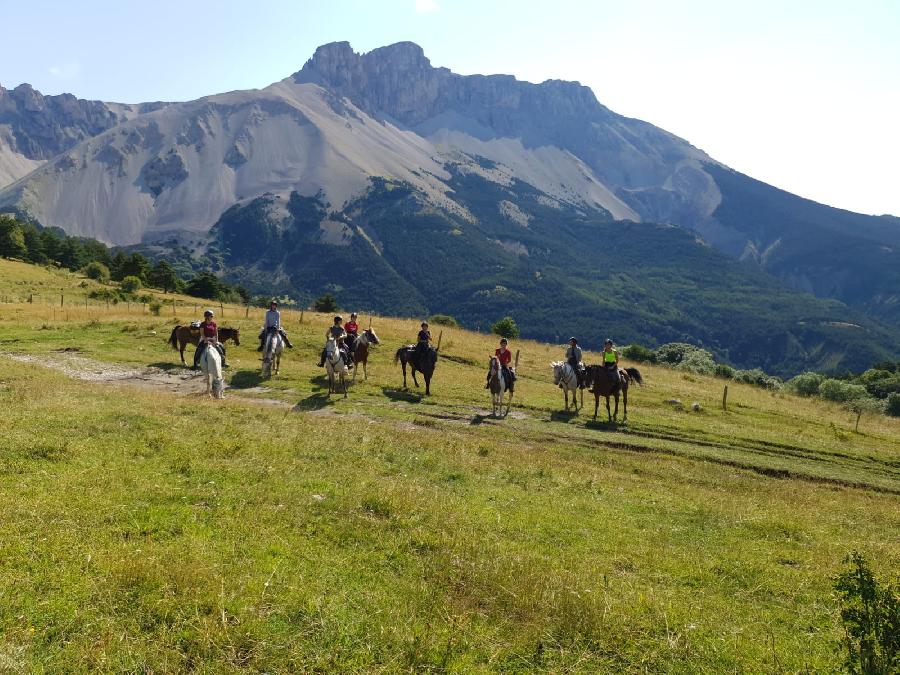 Randonne questre Hautes-Alpes Pays du Buch photo 3