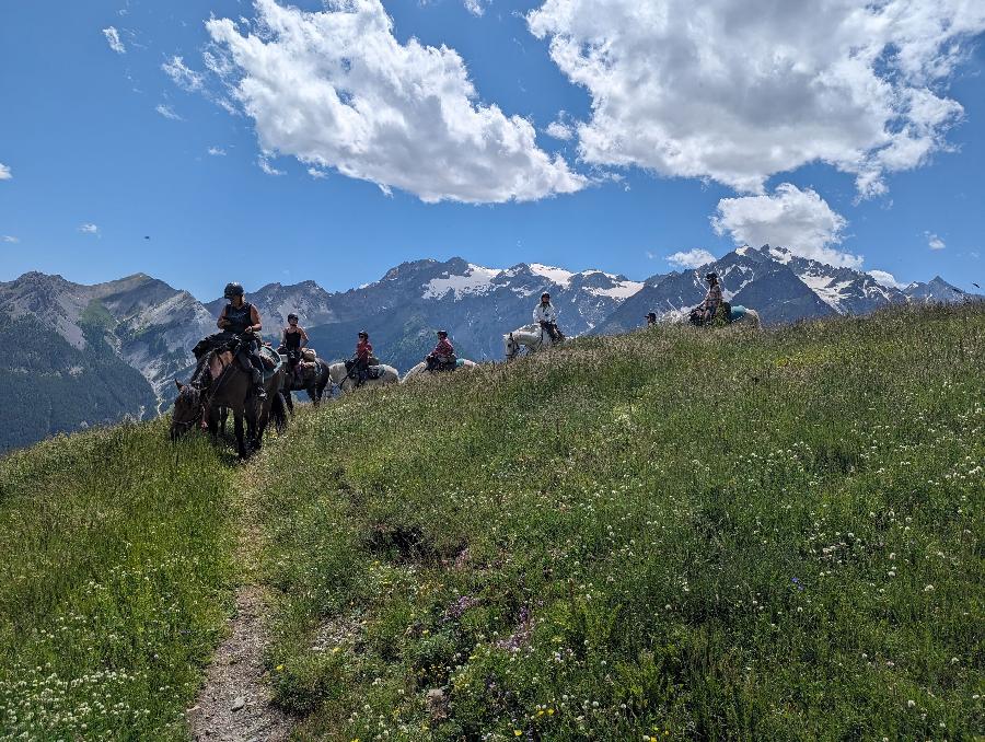 Randonne questre Hautes-Alpes Pays du Buch photo 2