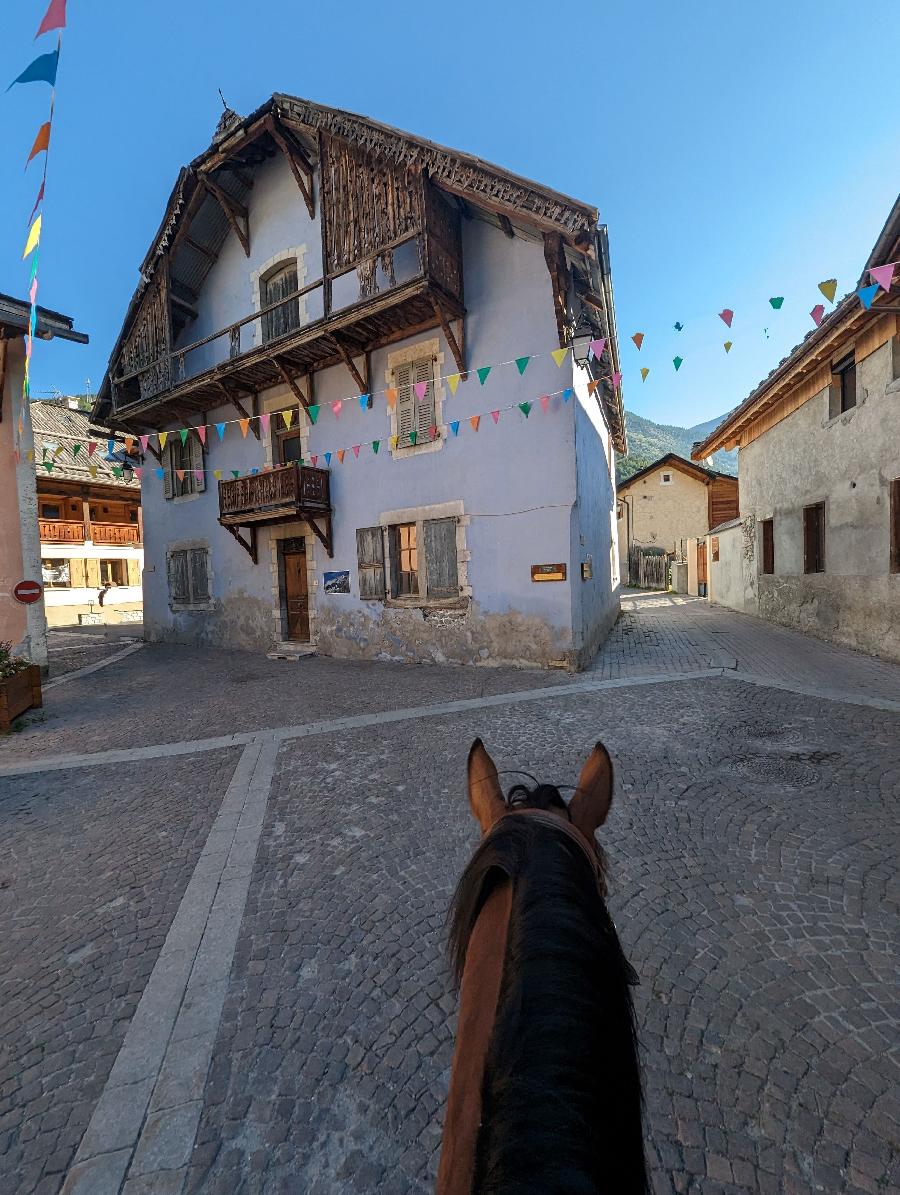 Randonne questre Hautes-Alpes Pays du Buch photo 2