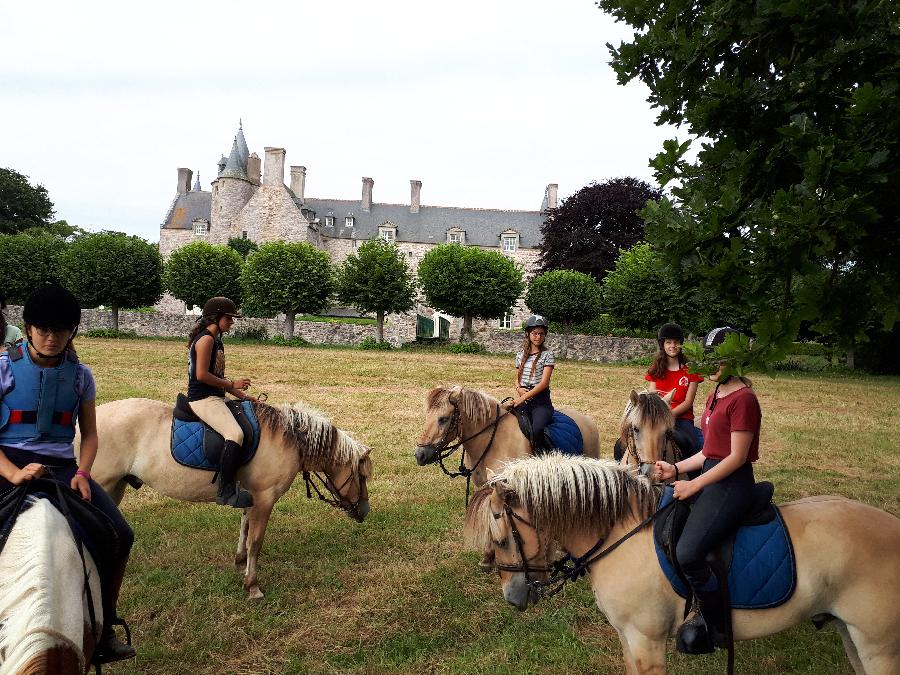 Balade  cheval Ctes-dArmor Bretagne Nord photo 4